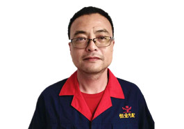 胡（hú）有華  電（diàn）泳部部長